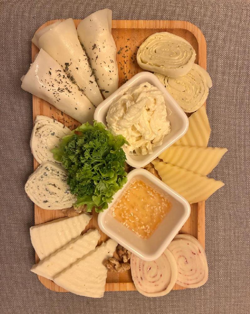 Pendir assorti