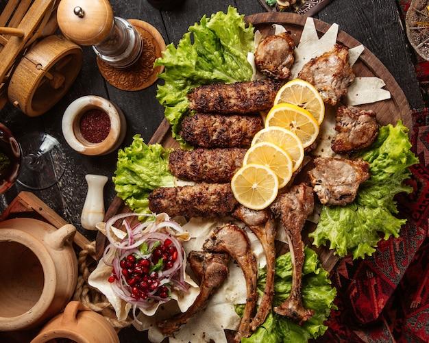 Su səsi Assorti kabab