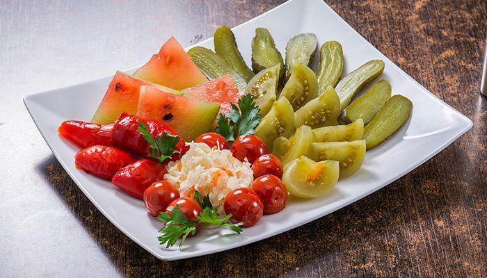 Meyvə turşusu assorti