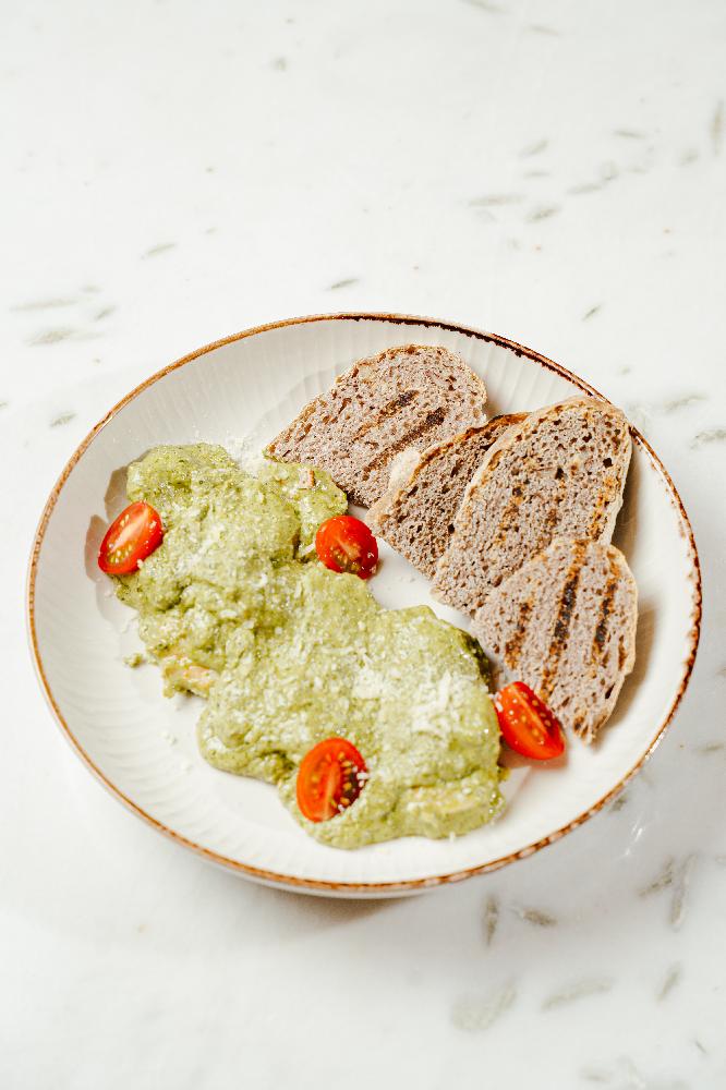 Pesto souslu krevetka