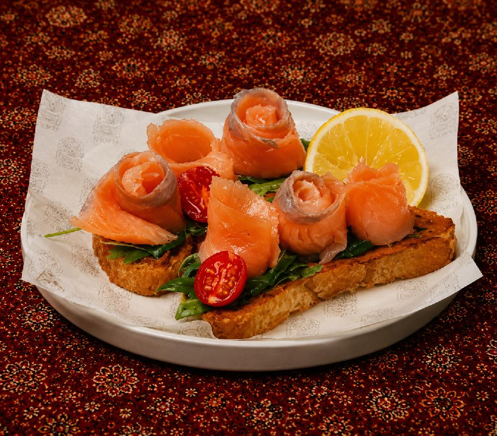 Salmon brusketta
