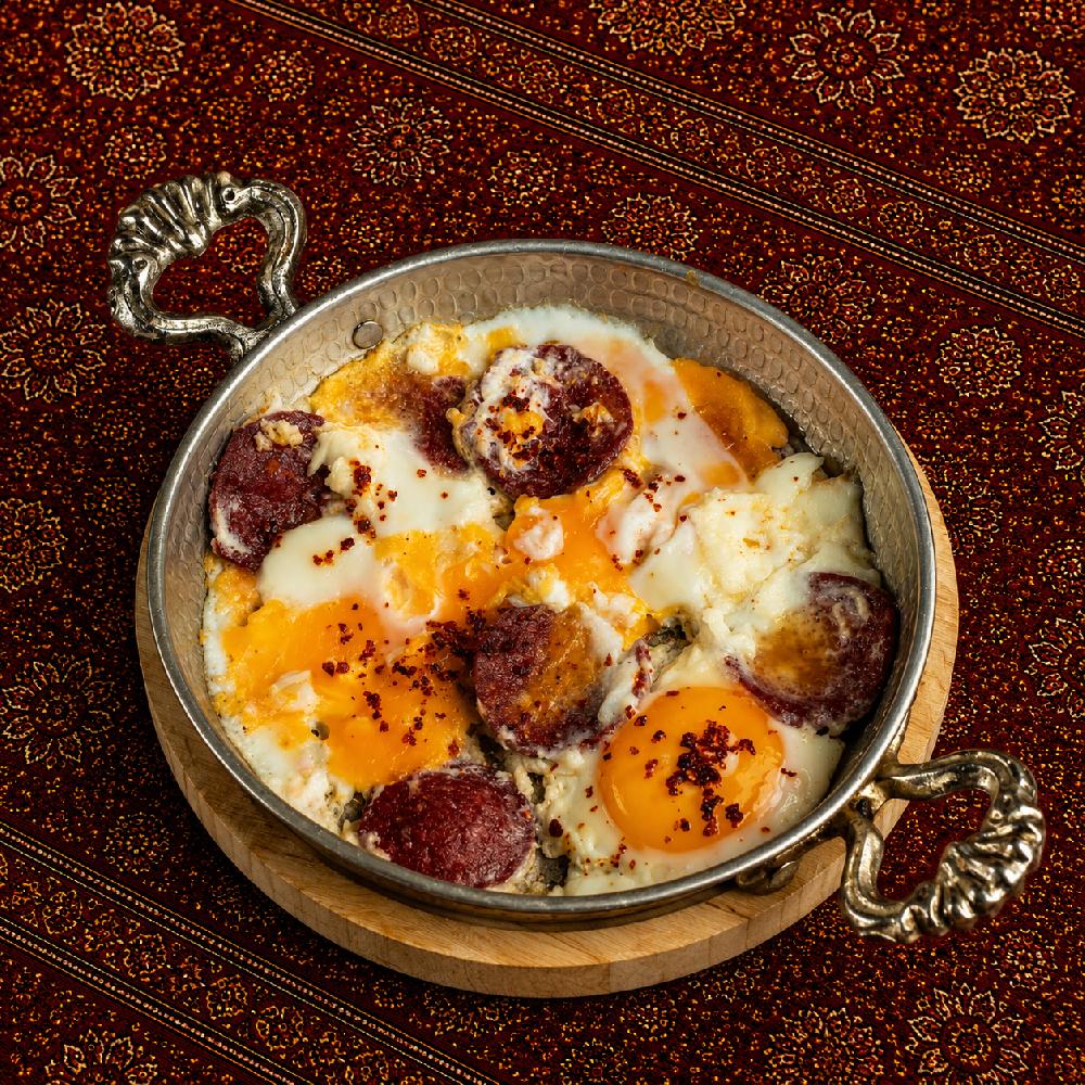 Sucuklu yumurta 