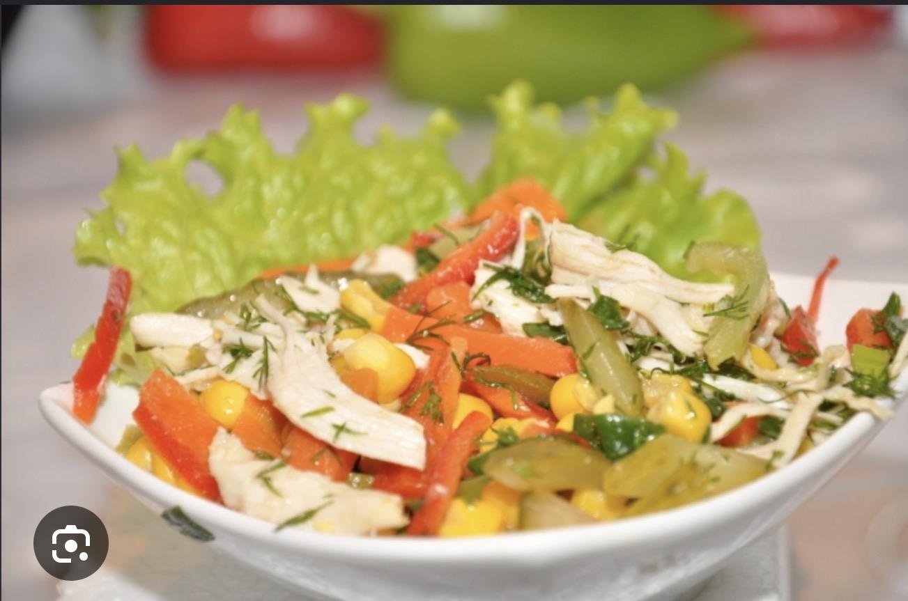 Toyuq salatı