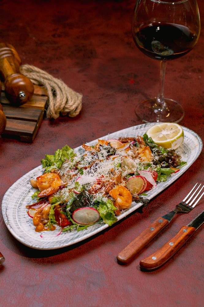 Dəniz məhsullar salatı