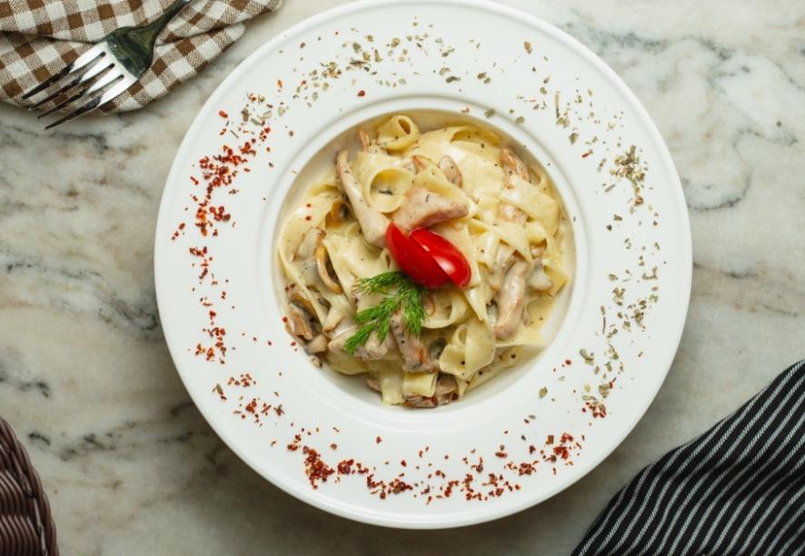 Fettuccine toyuq