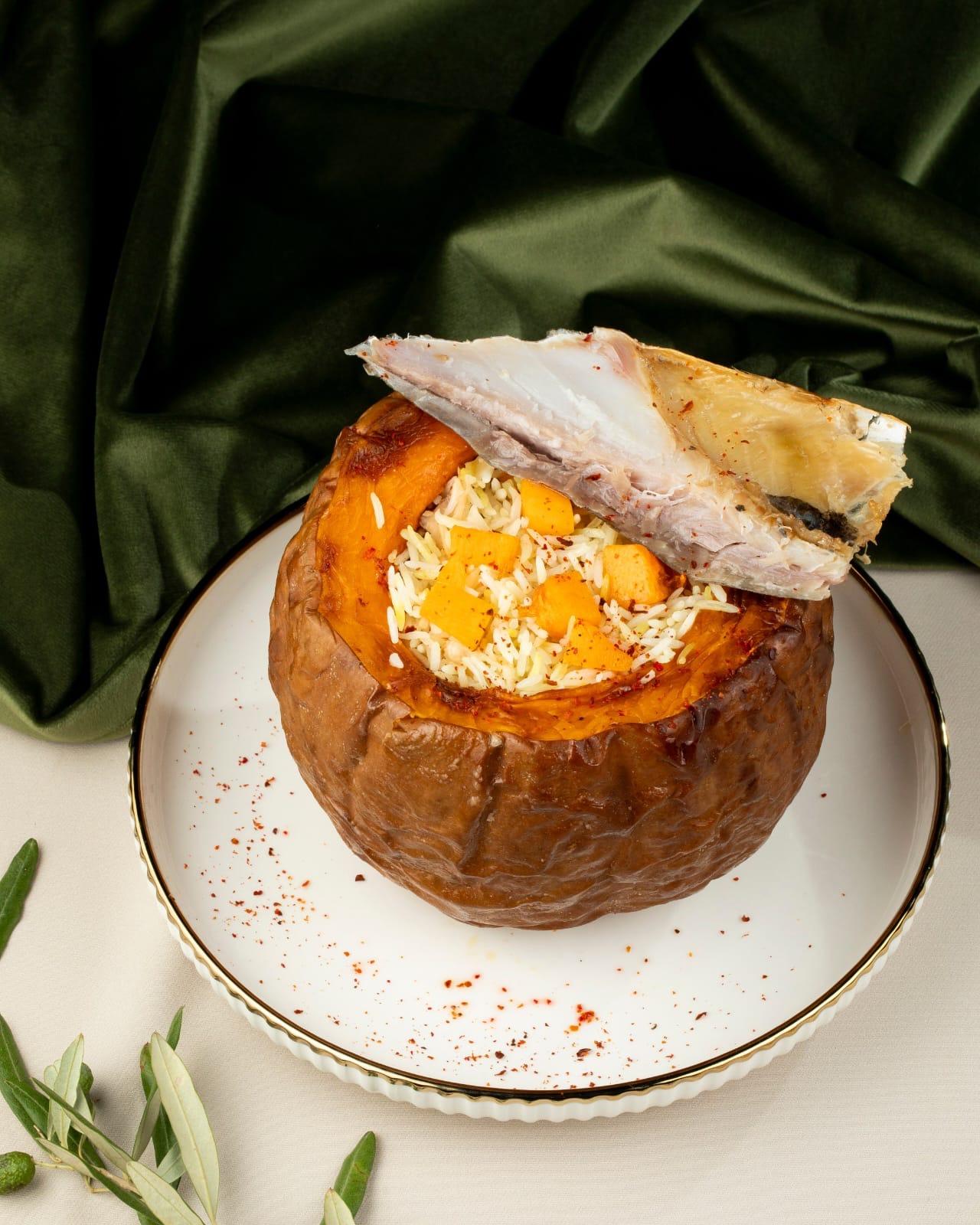 Balqabaqlı plov duzlu balıq ilə