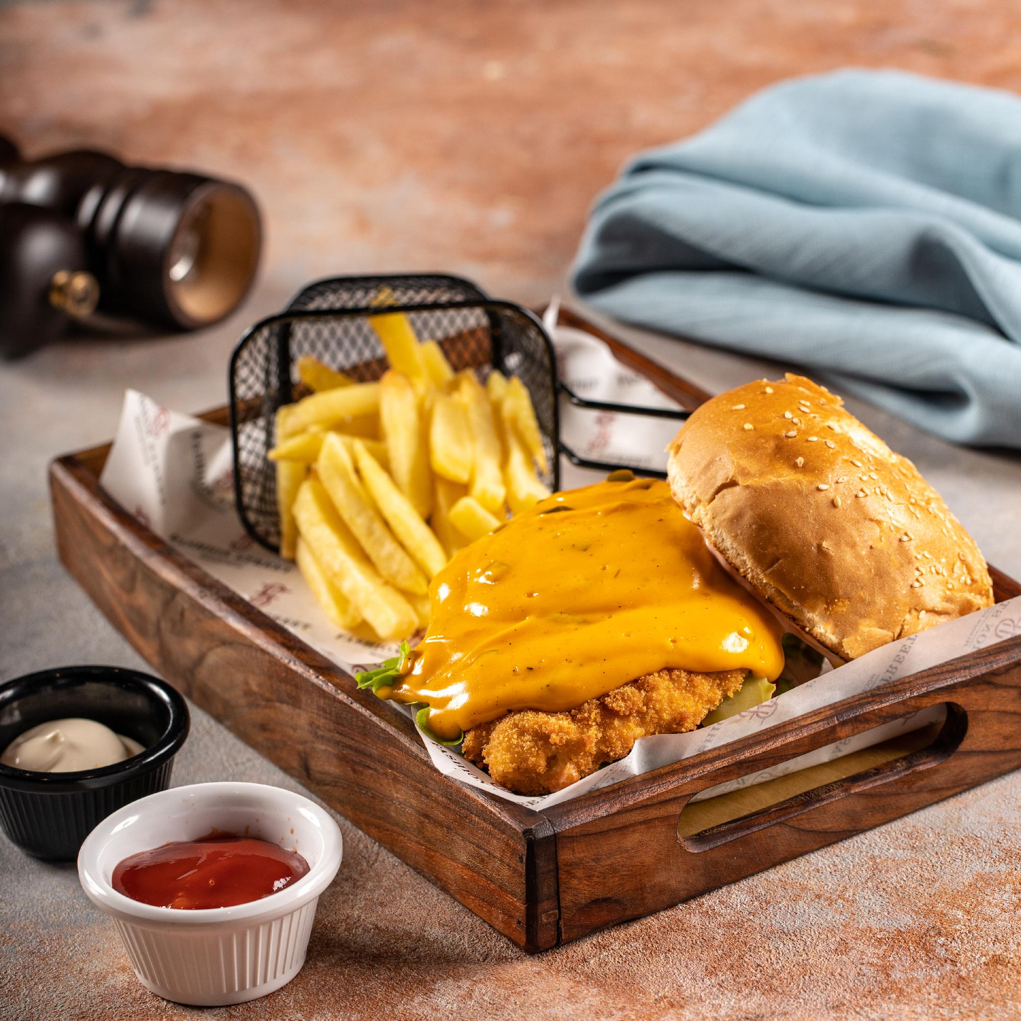 Crispy chicken burger