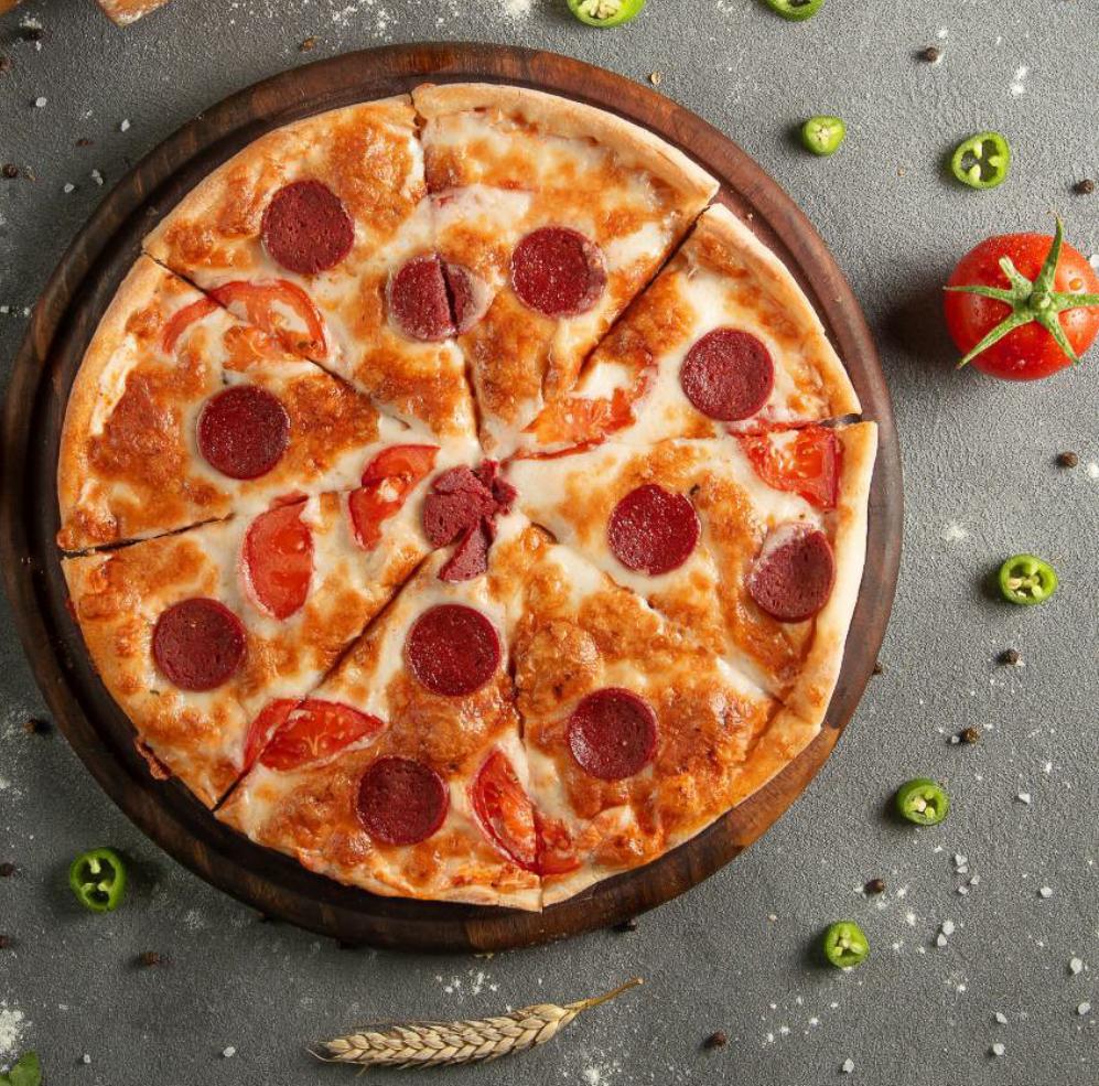 Sucuqlu pizza 