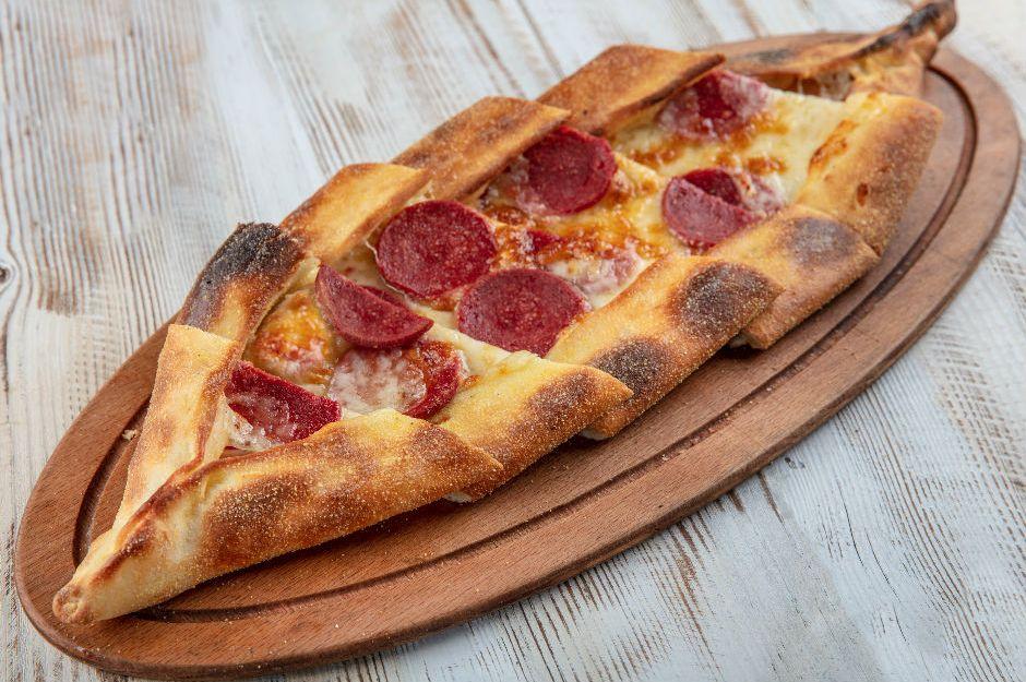 Pide sucuklu