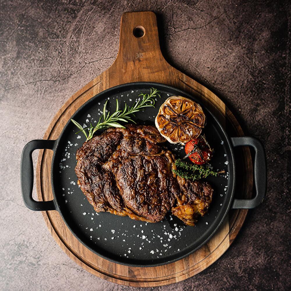 Rib aye steak 